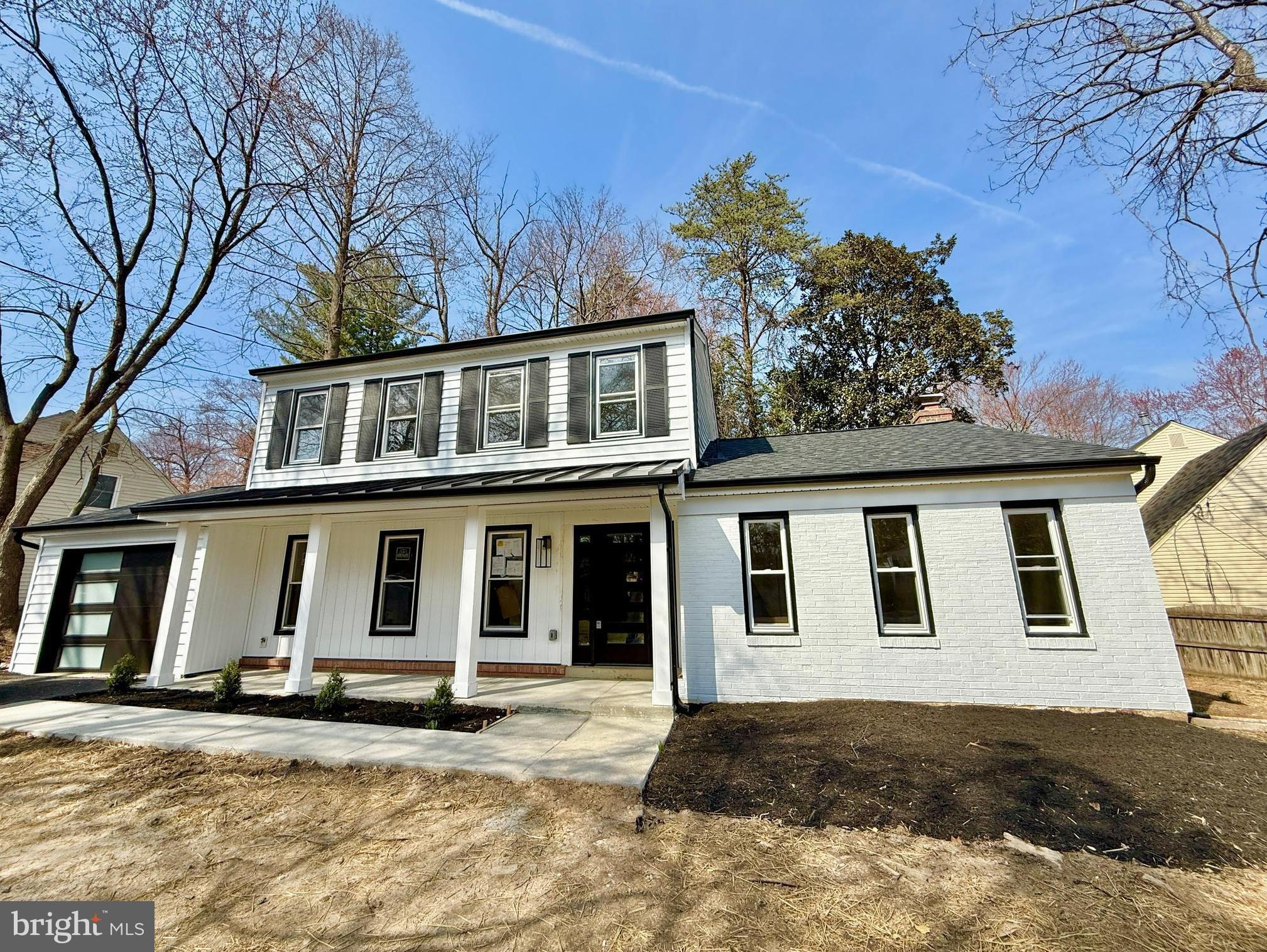 MONTGOMERY SQUARE - Residential