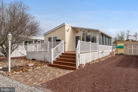 MLS: NJCM2004736
