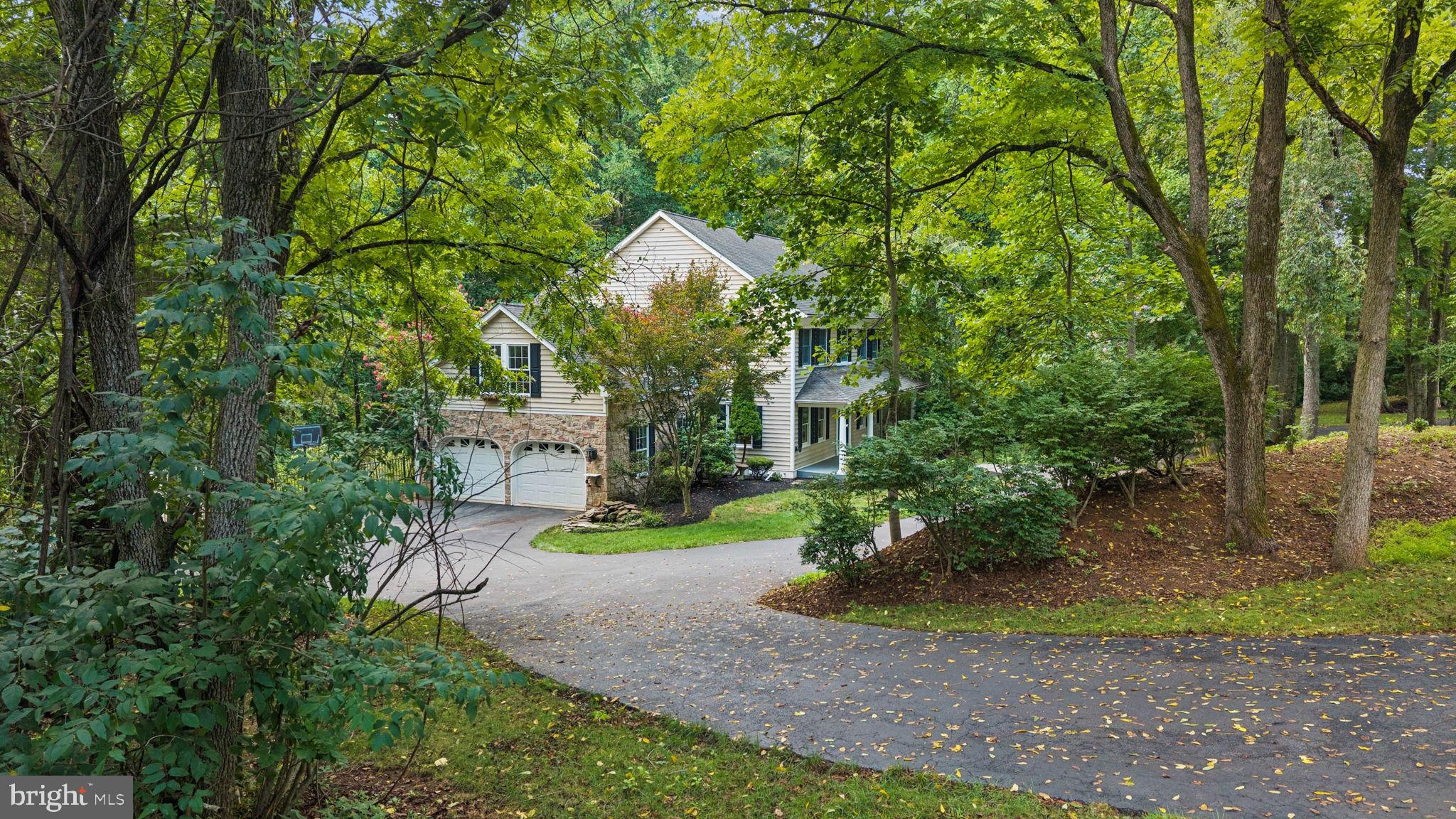 814 SAINT ANN DRIVE