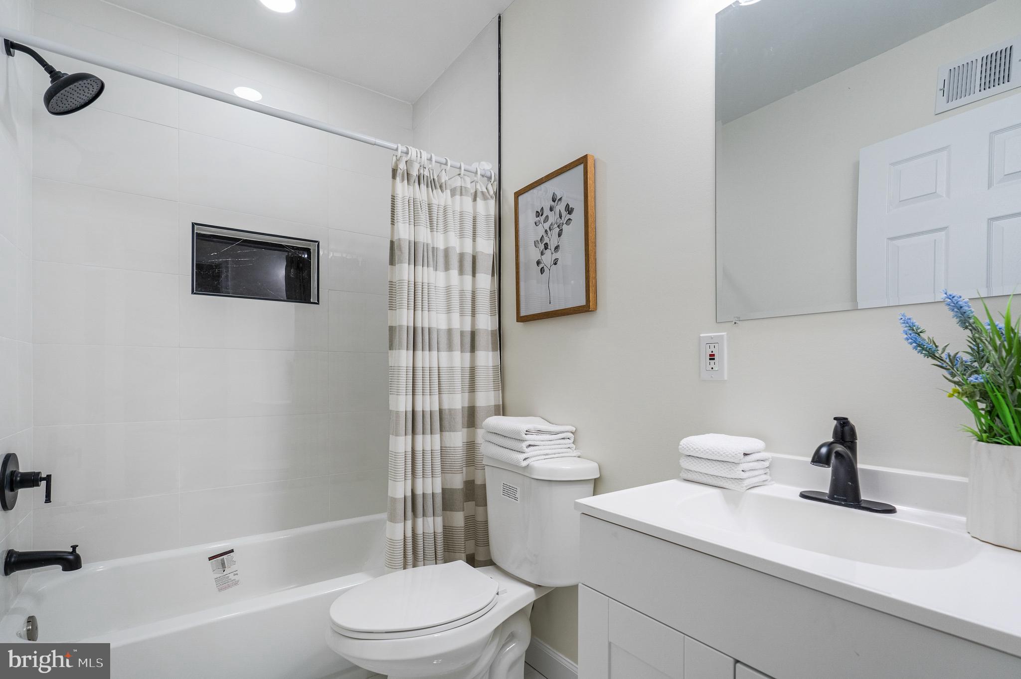 ASHBURTON HISTORIC DISTRICT - Residential