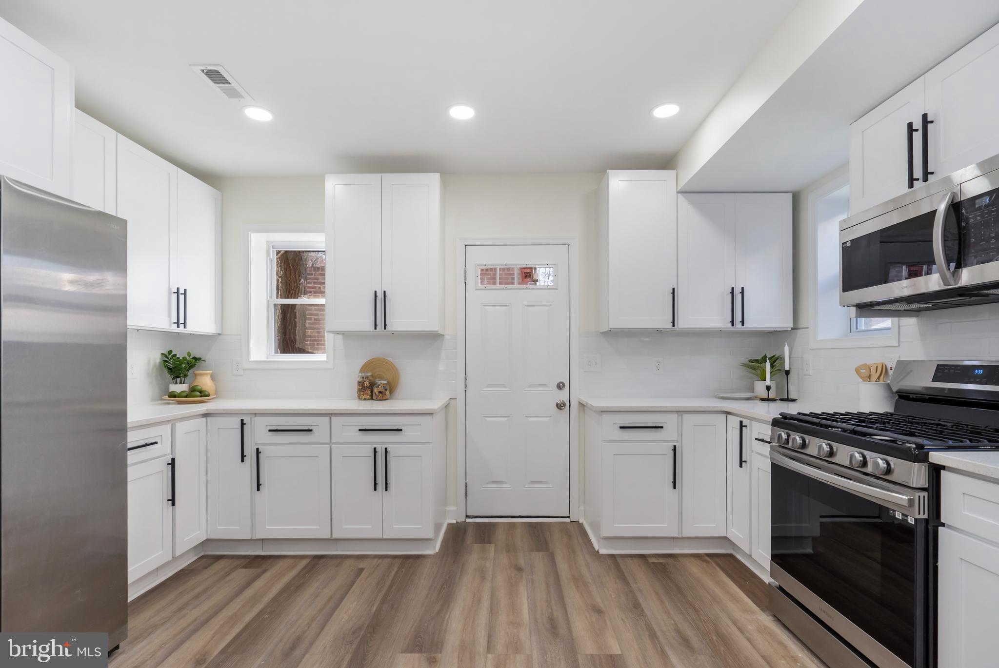 ASHBURTON HISTORIC DISTRICT - Residential