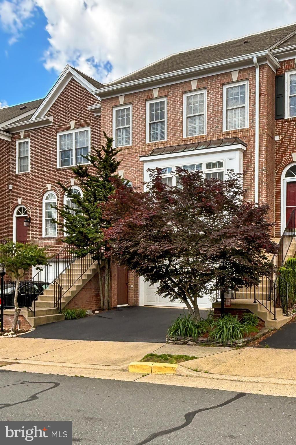5591 GOVERNORS POND CIRCLE