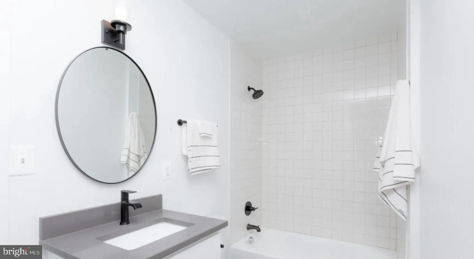 MOUNT VERNON PLACE HISTORIC DISTRICT - Residential Lease
