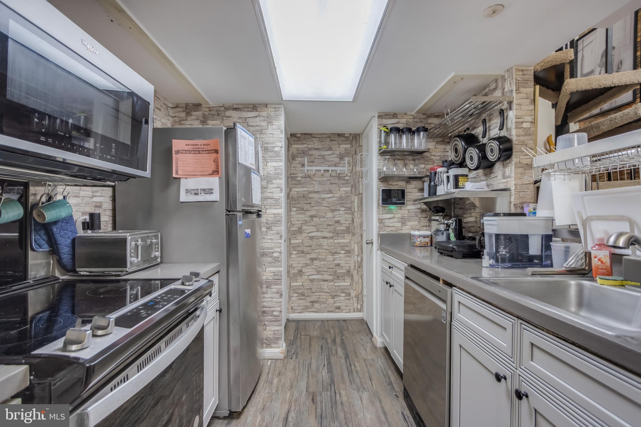 10419 BEACON RIDGE 8-302