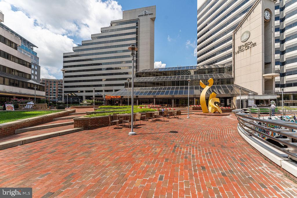 RIVIERA OF CHEVY CHASE - Residential Lease