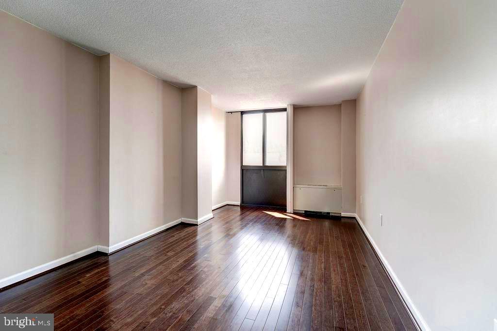 RIVIERA OF CHEVY CHASE - Residential Lease