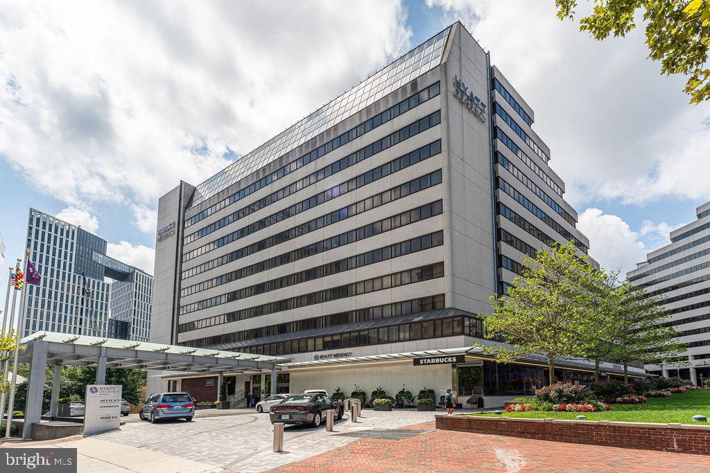 RIVIERA OF CHEVY CHASE - Residential Lease