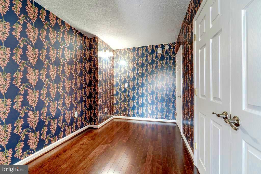 RIVIERA OF CHEVY CHASE - Residential Lease