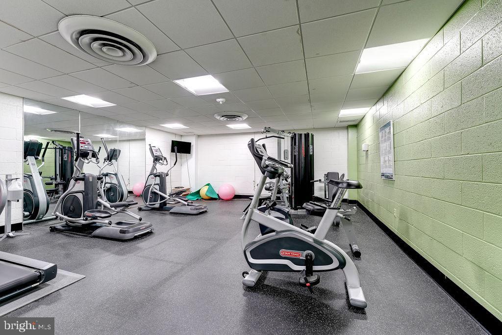 RIVIERA OF CHEVY CHASE - Residential Lease