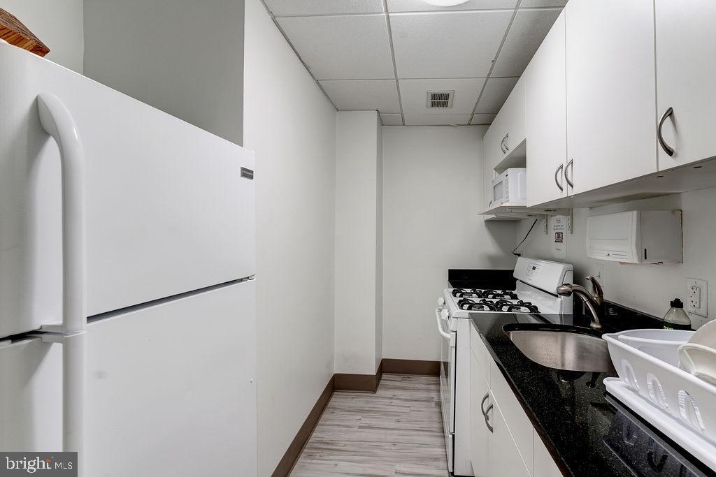 RIVIERA OF CHEVY CHASE - Residential Lease