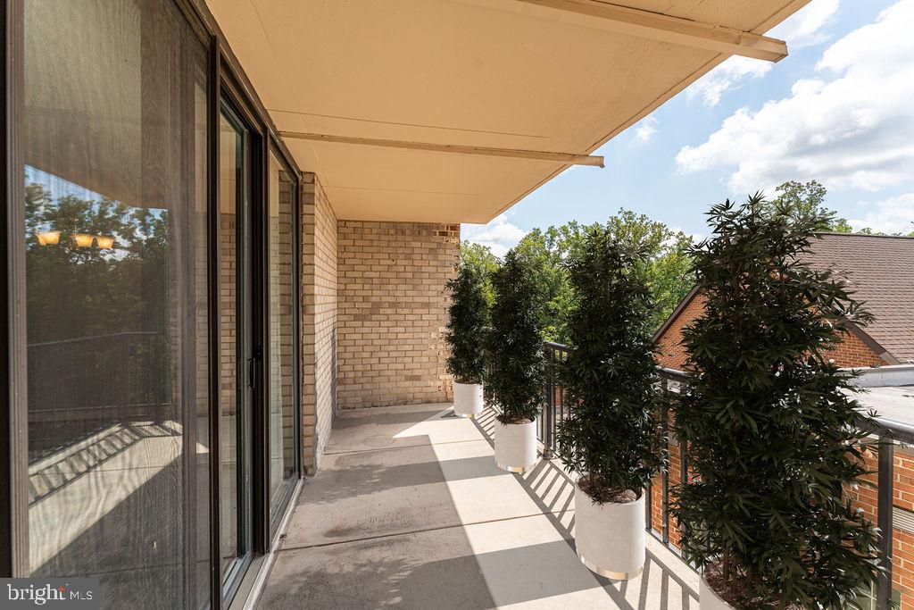 RIVIERA OF CHEVY CHASE - Residential Lease