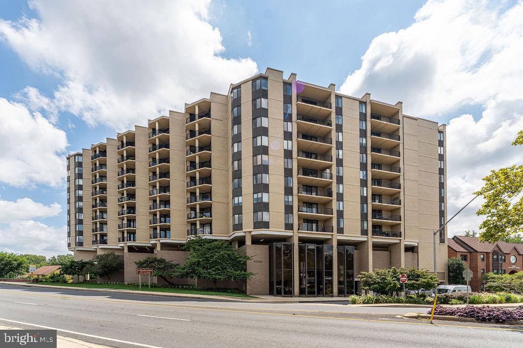 RIVIERA OF CHEVY CHASE - Residential Lease