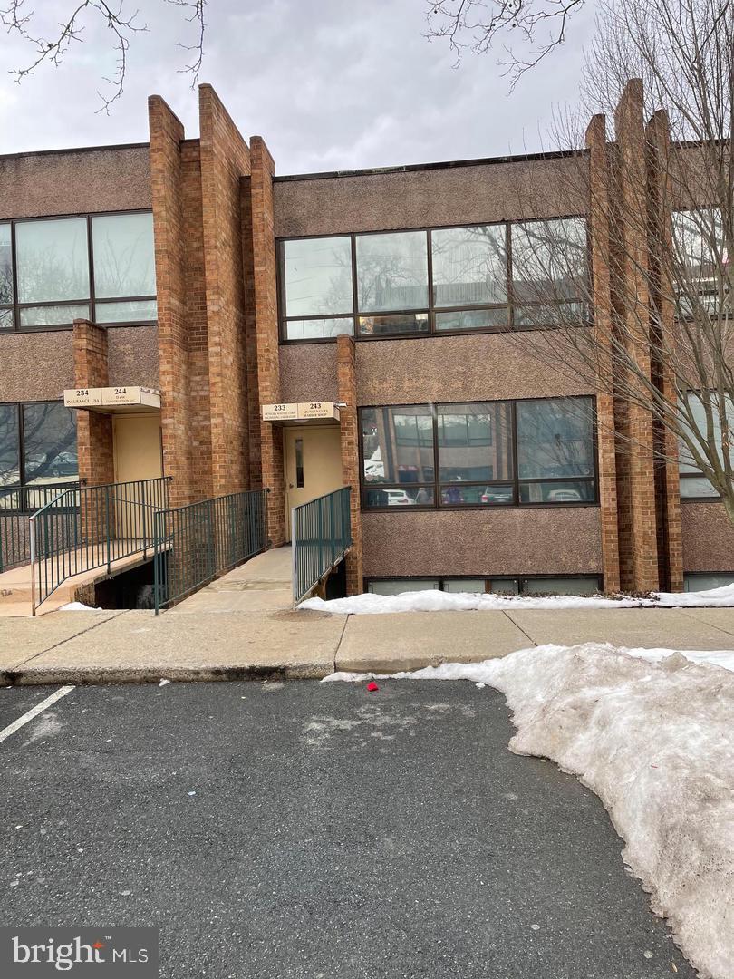 2 PROFESSIONAL DRIVE 242