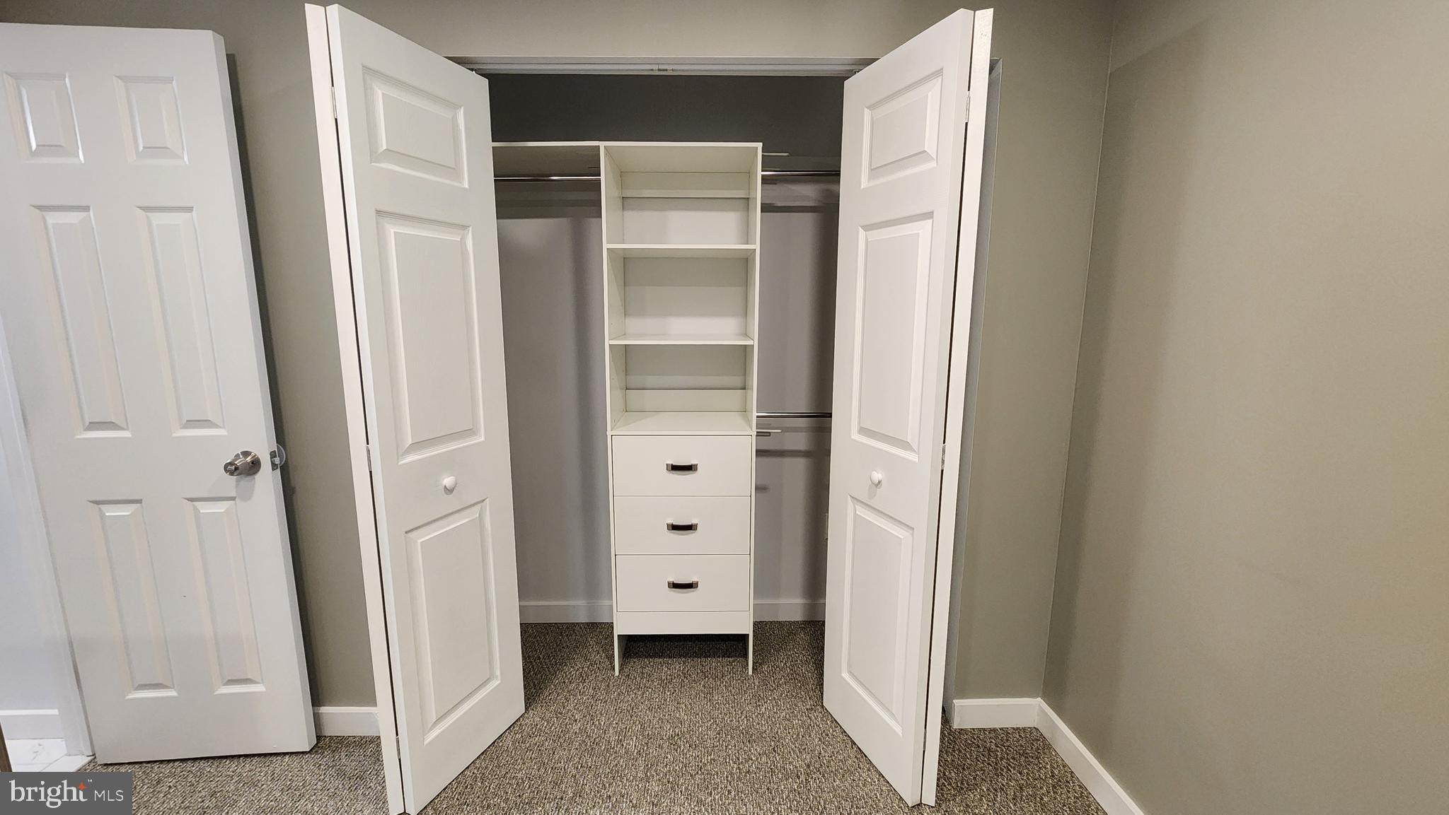 CASHELL MANOR - Residential Lease