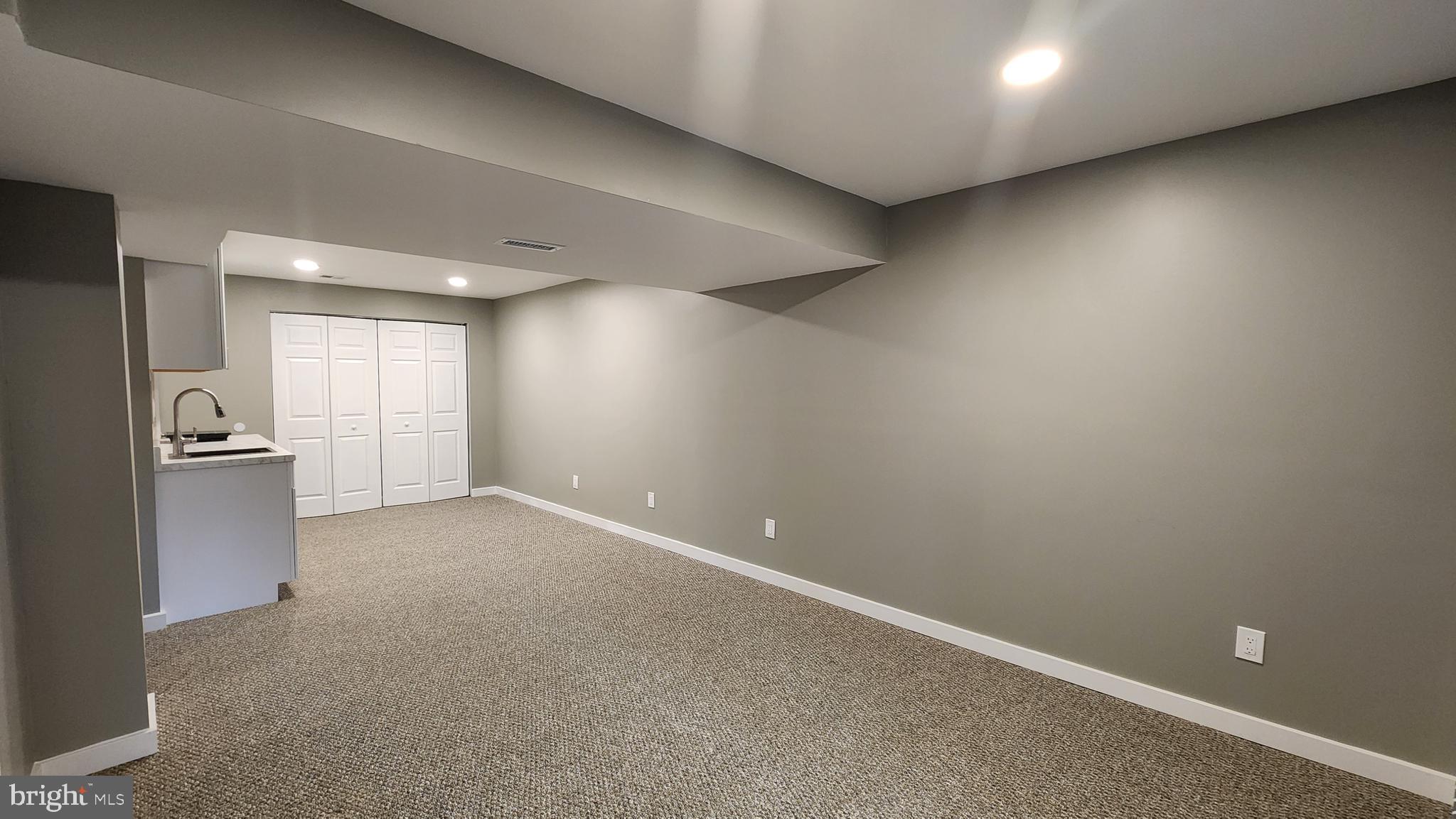 CASHELL MANOR - Residential Lease