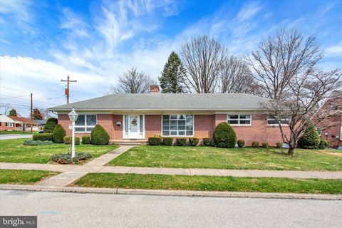 Homes For Sale - 241 Charles Street<br/> HANOVER, PA 17331