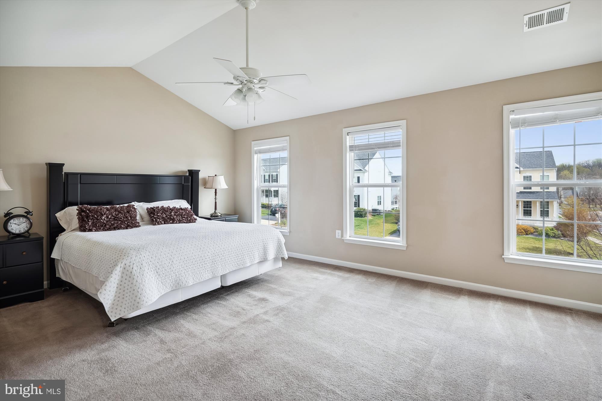 LAKE POINT ROUND HILL - Residential