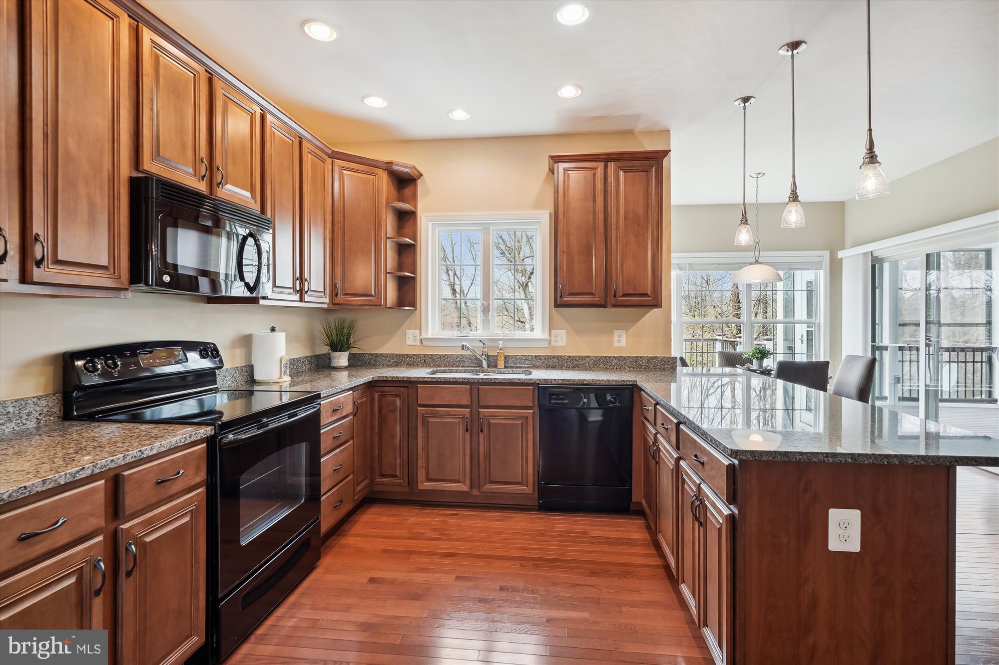 LAKE POINT ROUND HILL - Residential