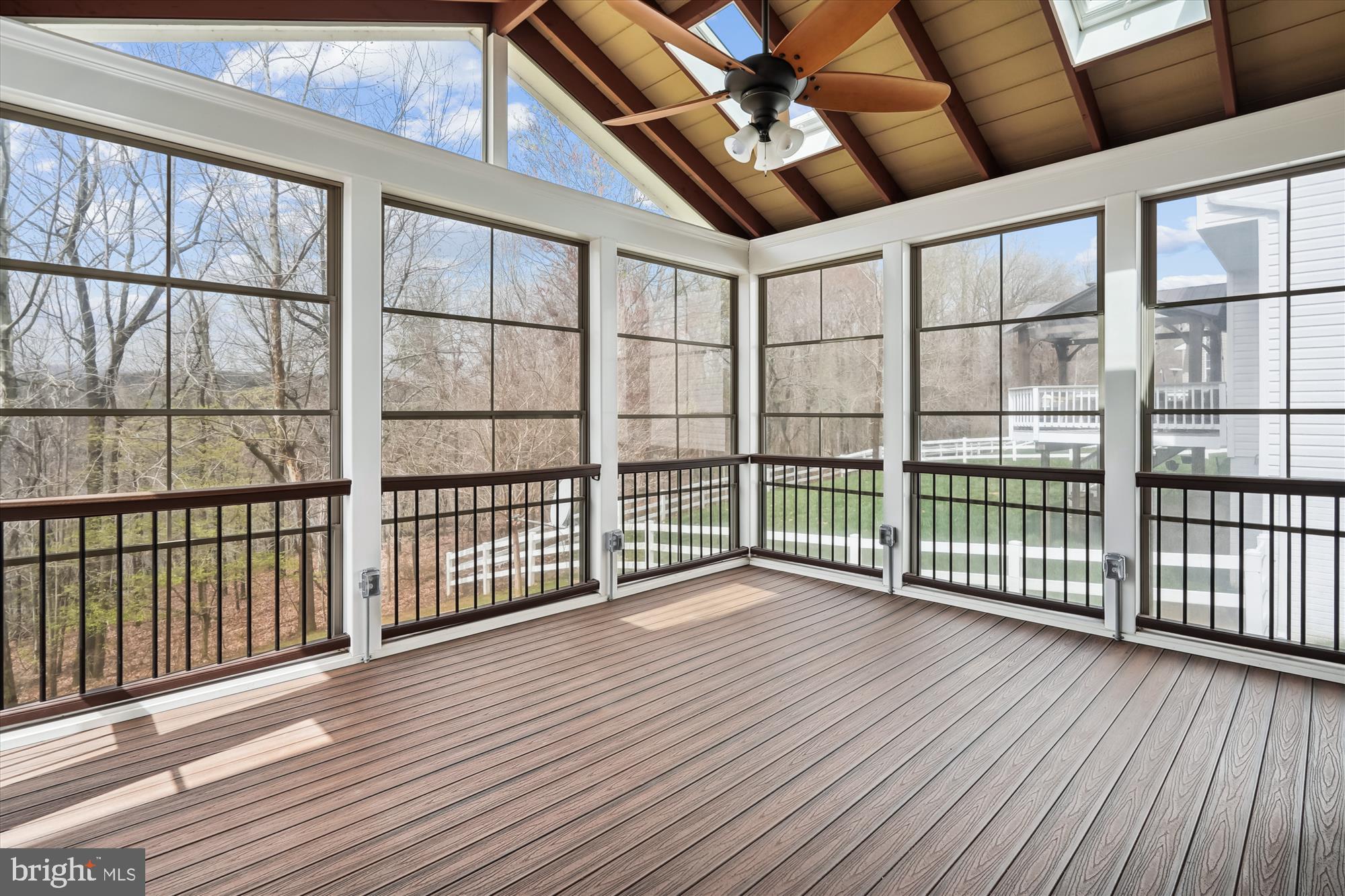 LAKE POINT ROUND HILL - Residential