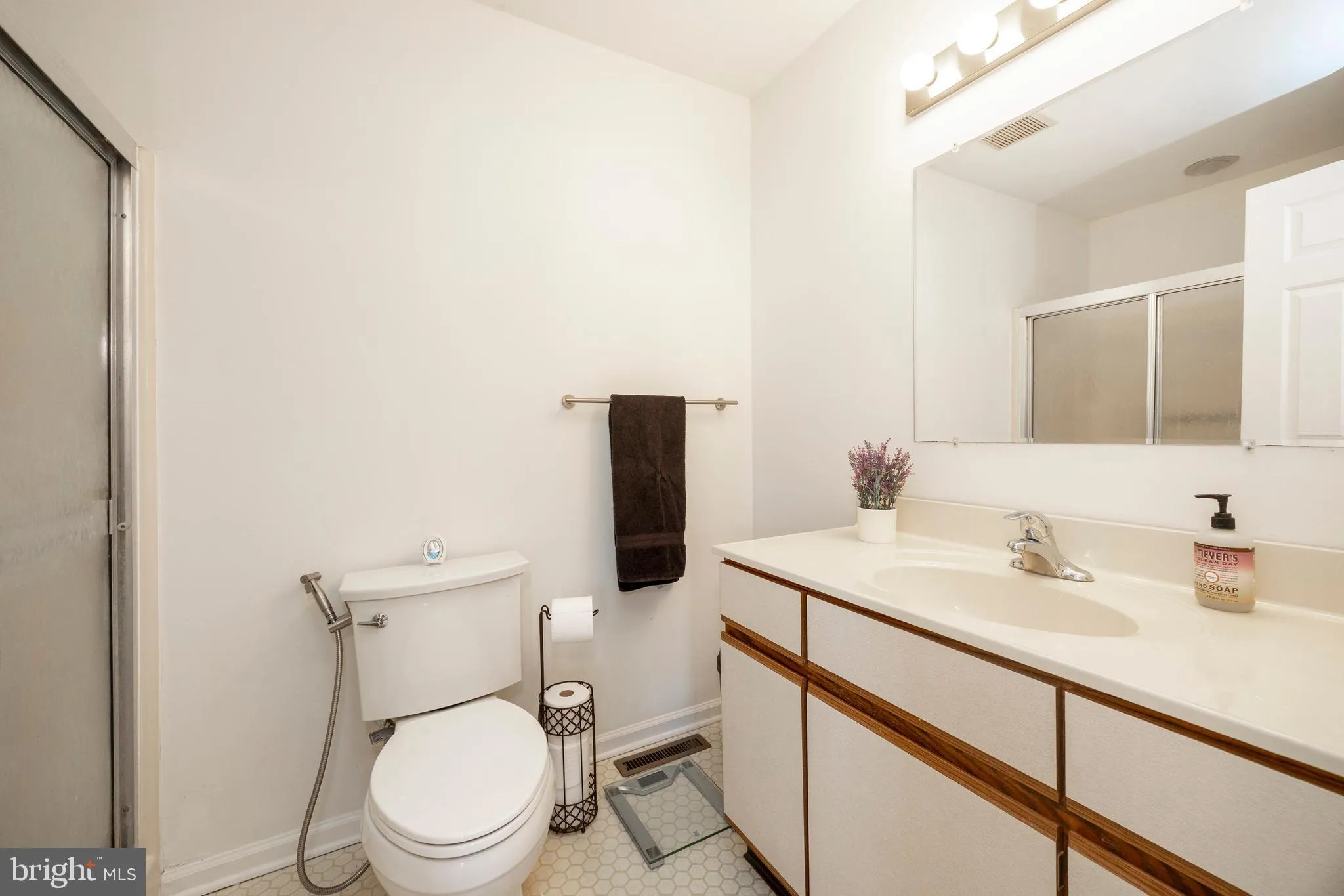 Glen Mills, Pennsylvania 19342, United States, 2 Bedrooms Bedrooms, ,3 BathroomsBathrooms,Residential,Pending,87325