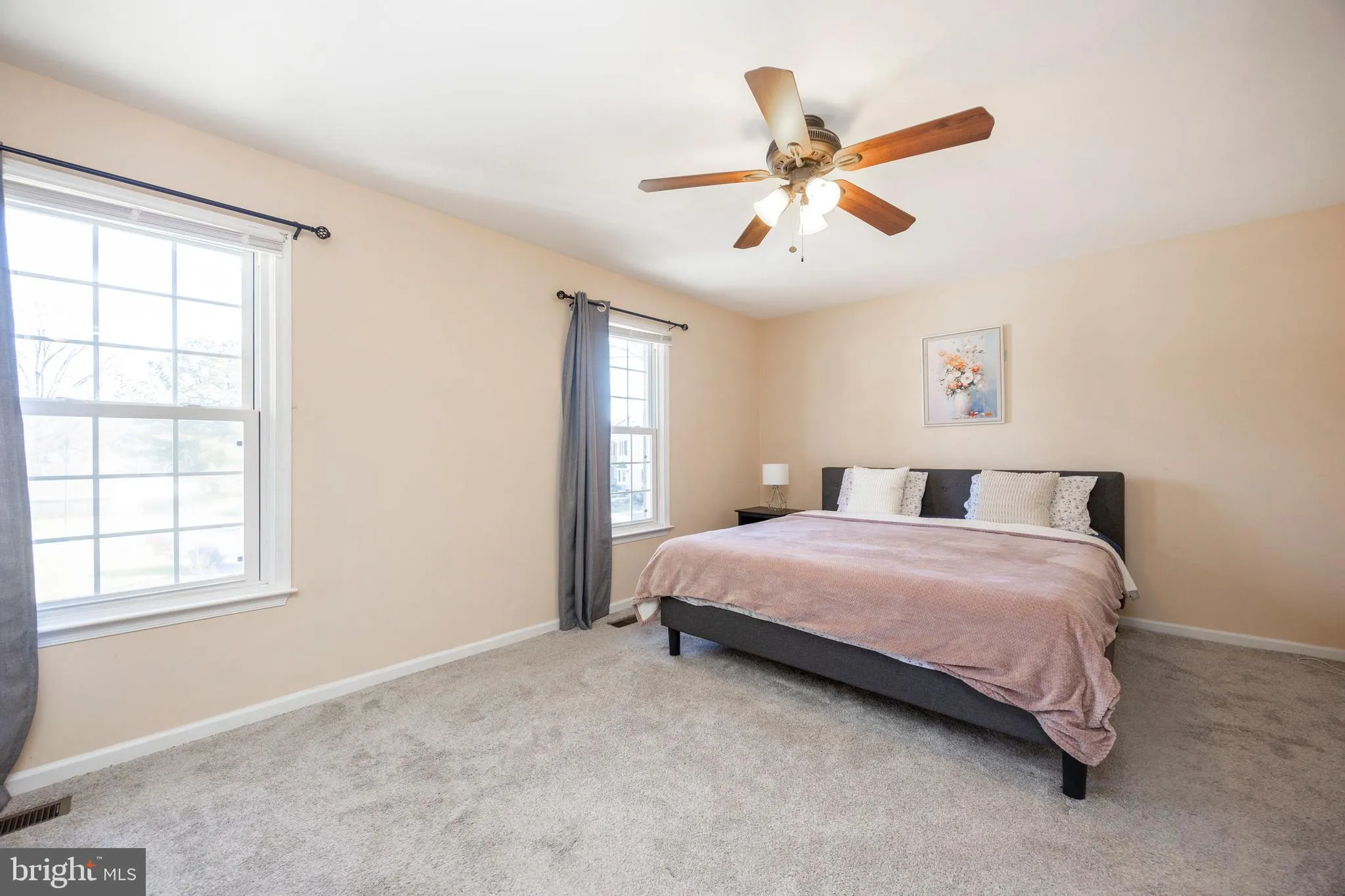 Glen Mills, Pennsylvania 19342, United States, 2 Bedrooms Bedrooms, ,3 BathroomsBathrooms,Residential,Pending,87325