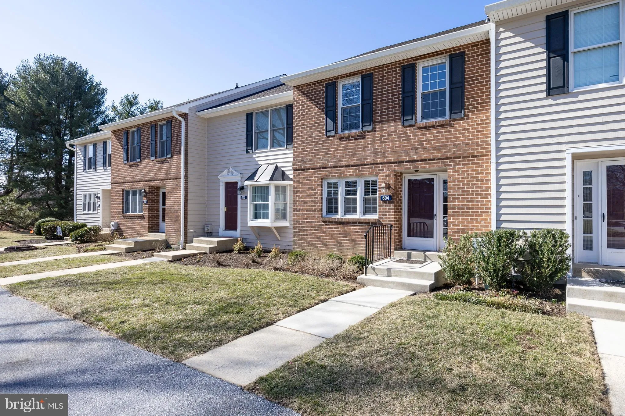 Glen Mills, Pennsylvania 19342, United States, 2 Bedrooms Bedrooms, ,3 BathroomsBathrooms,Residential,Pending,87325