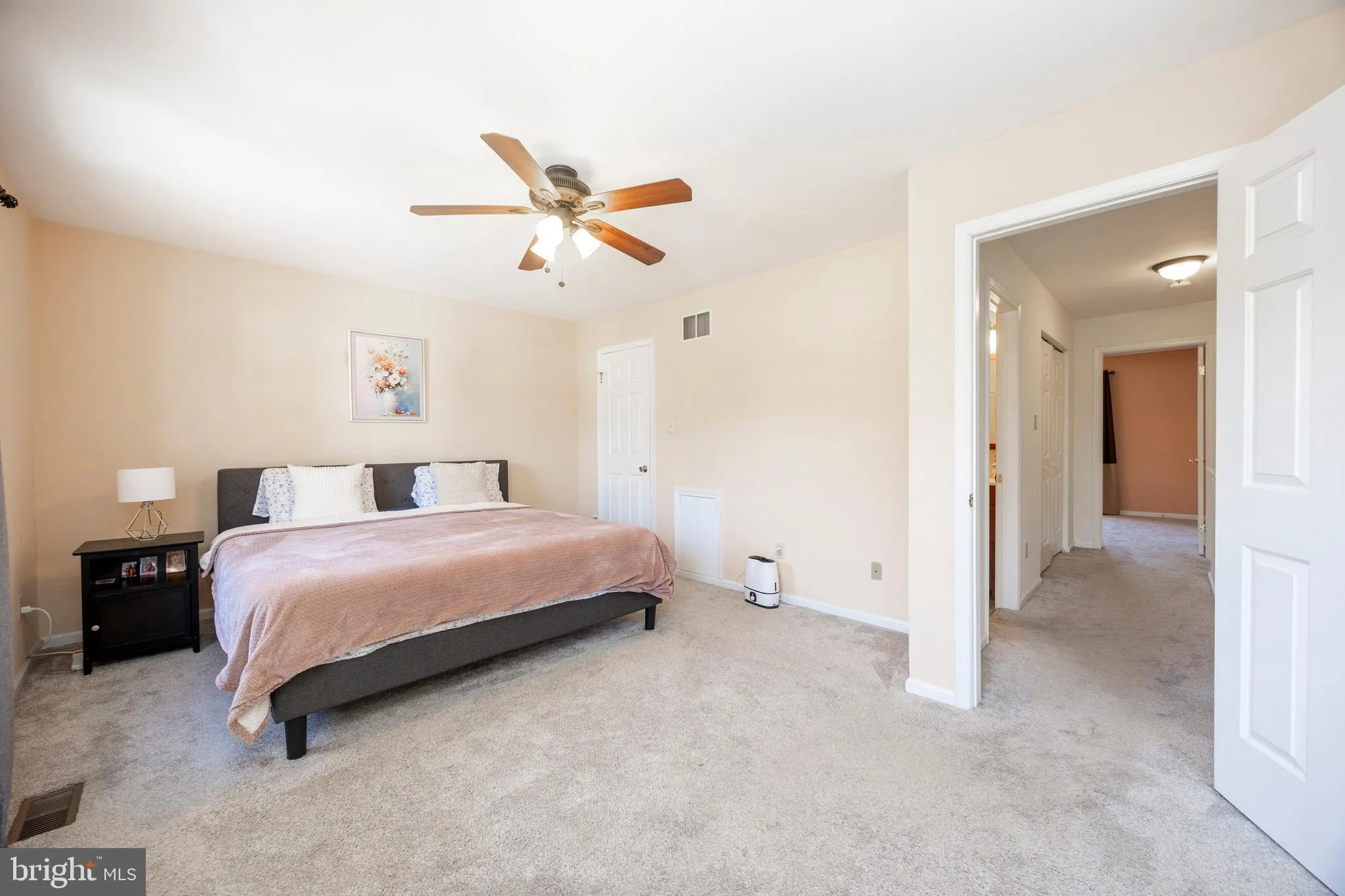 Glen Mills, Pennsylvania 19342, United States, 2 Bedrooms Bedrooms, ,3 BathroomsBathrooms,Residential,Pending,87325