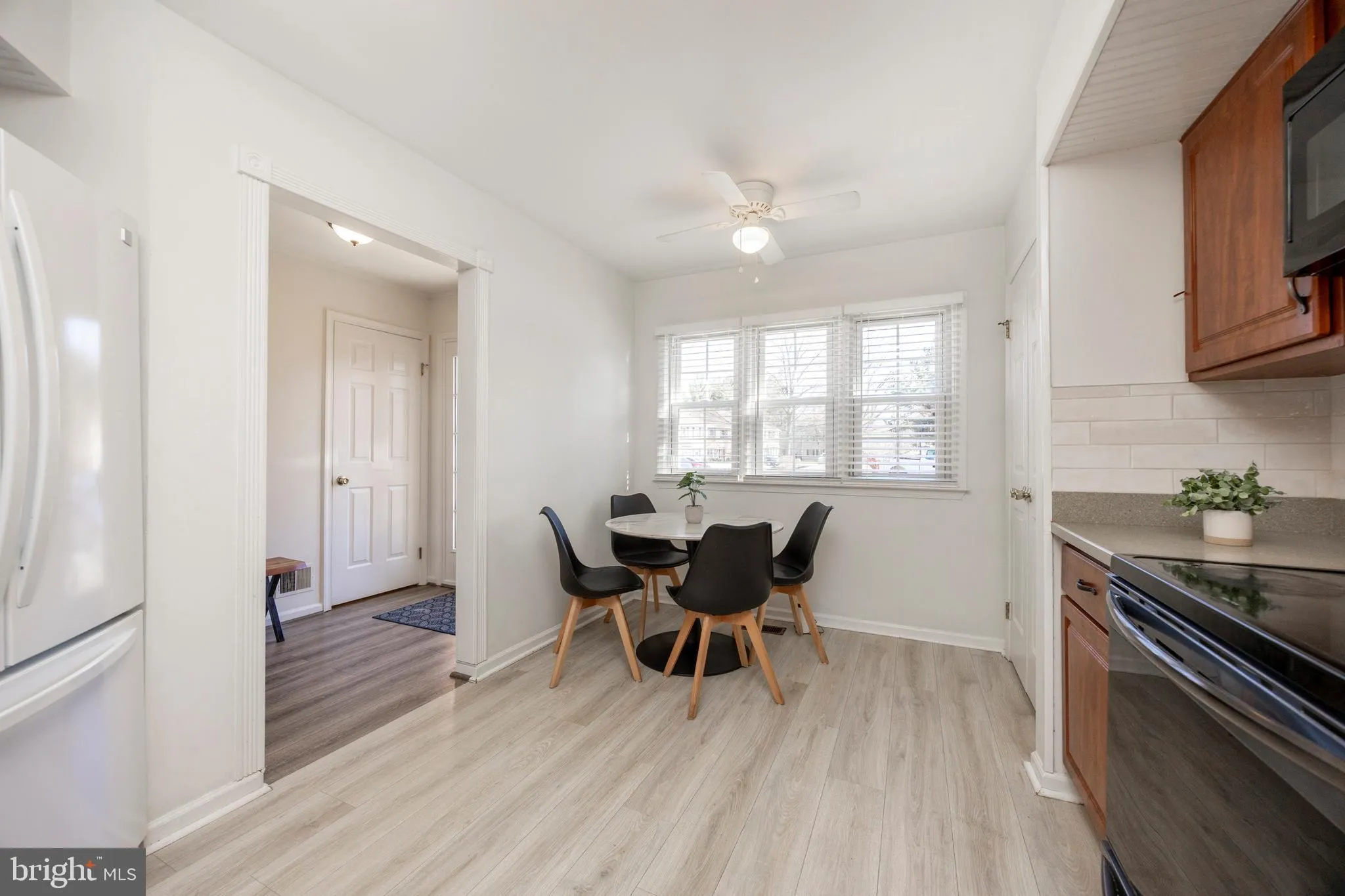 Glen Mills, Pennsylvania 19342, United States, 2 Bedrooms Bedrooms, ,3 BathroomsBathrooms,Residential,Pending,87325