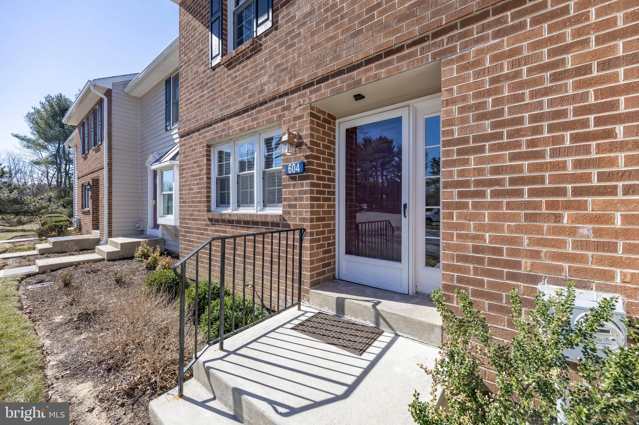 Glen Mills, Pennsylvania 19342, United States, 2 Bedrooms Bedrooms, ,3 BathroomsBathrooms,Residential,Pending,87325