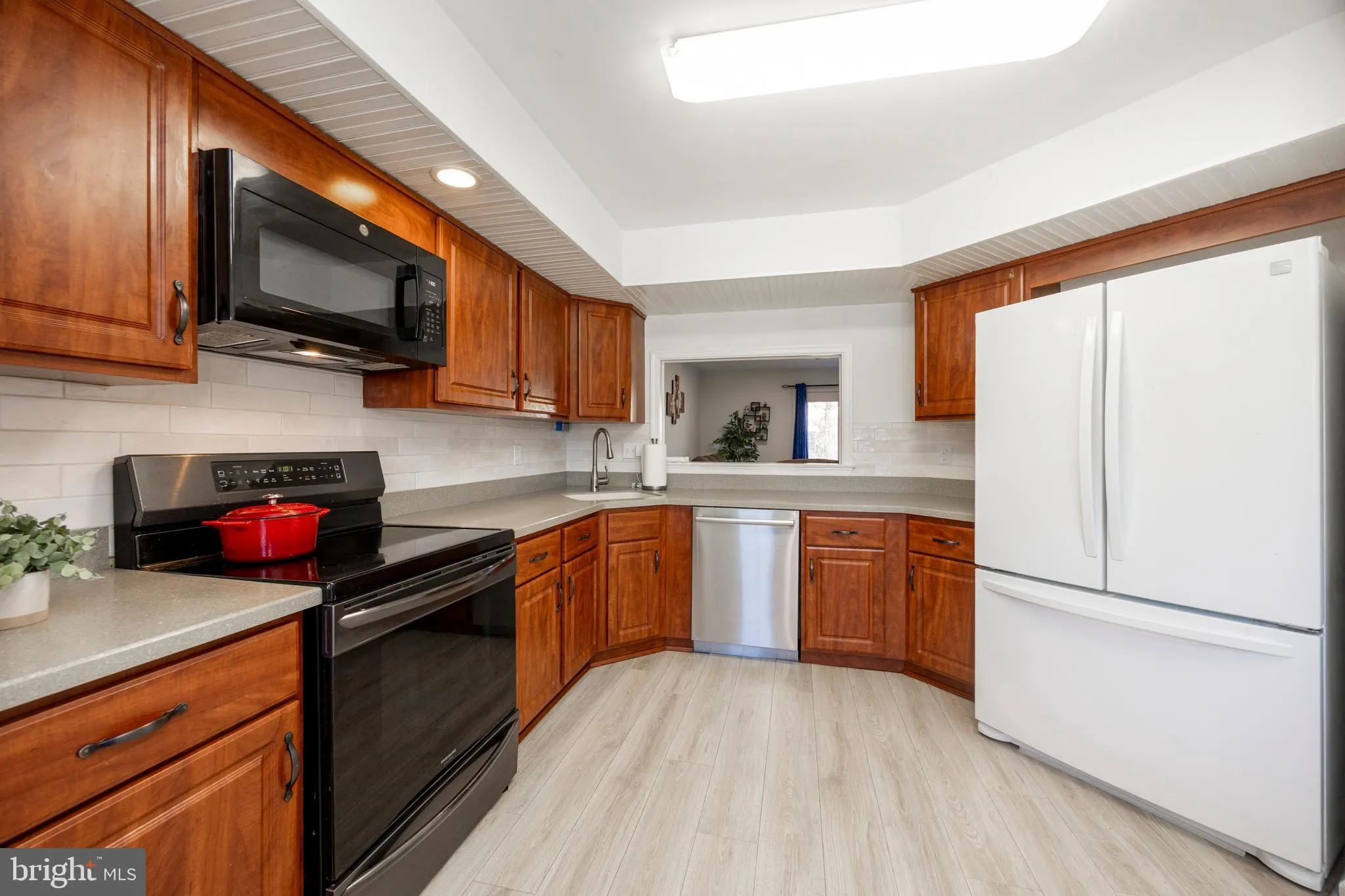 Glen Mills, Pennsylvania 19342, United States, 2 Bedrooms Bedrooms, ,3 BathroomsBathrooms,Residential,Pending,87325