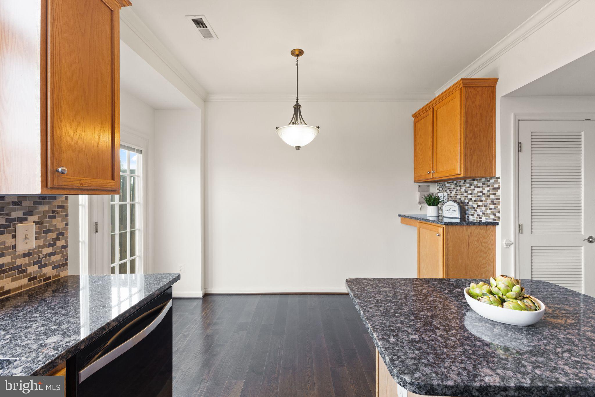 ASHBURN VILLAGE - Residential Lease