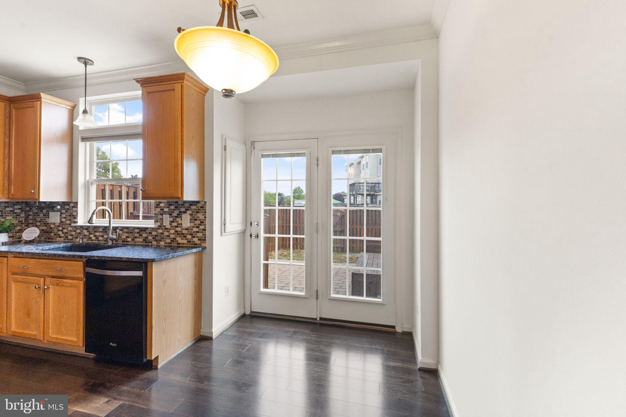 ASHBURN VILLAGE - Residential Lease