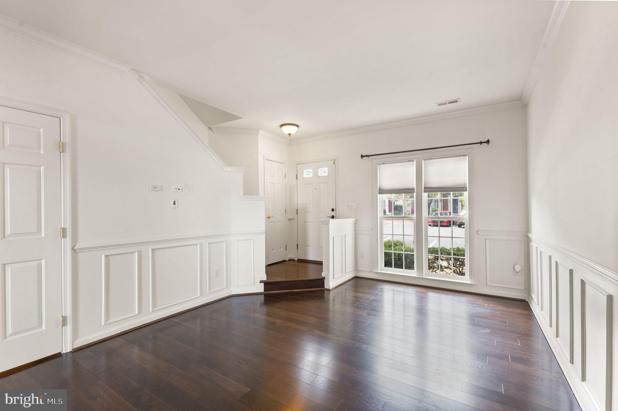 ASHBURN VILLAGE - Residential Lease