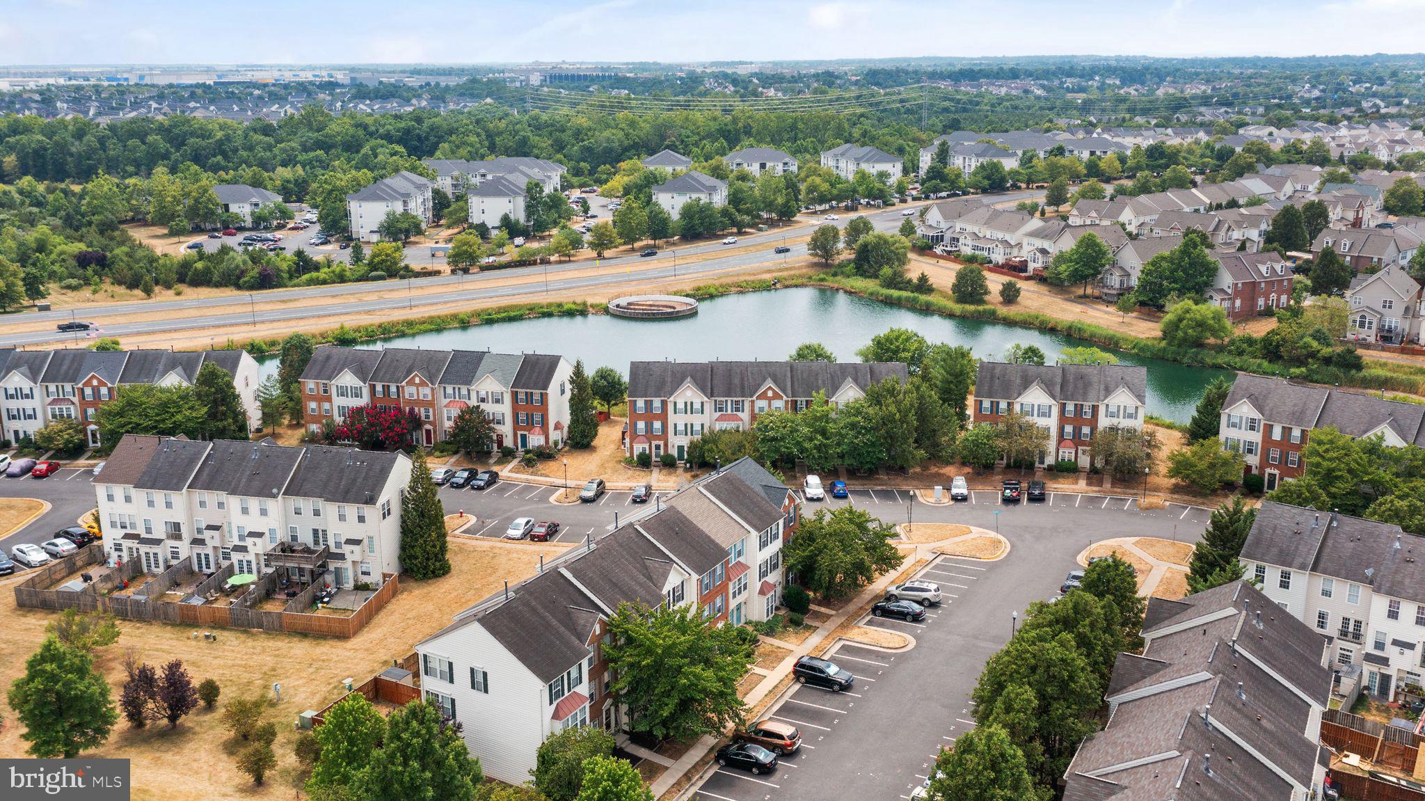 ASHBURN VILLAGE - Residential Lease