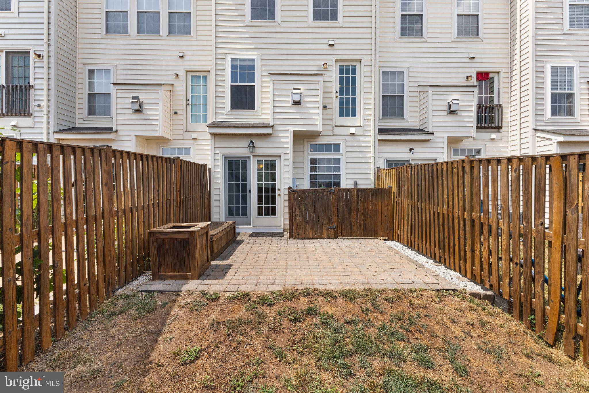 ASHBURN VILLAGE - Residential Lease