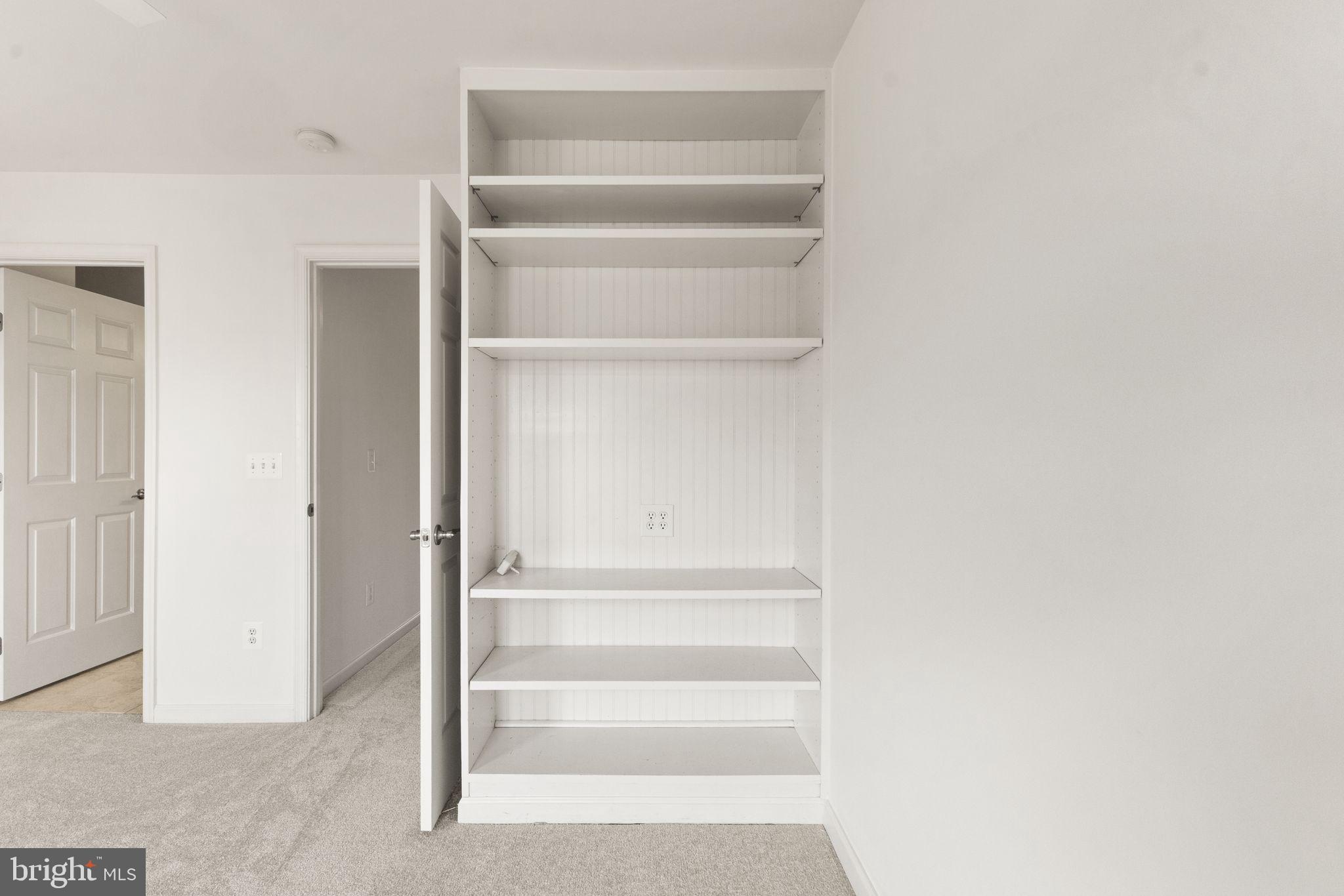 ASHBURN VILLAGE - Residential Lease