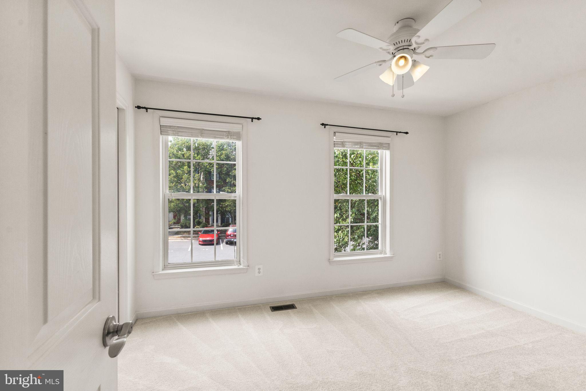 ASHBURN VILLAGE - Residential Lease