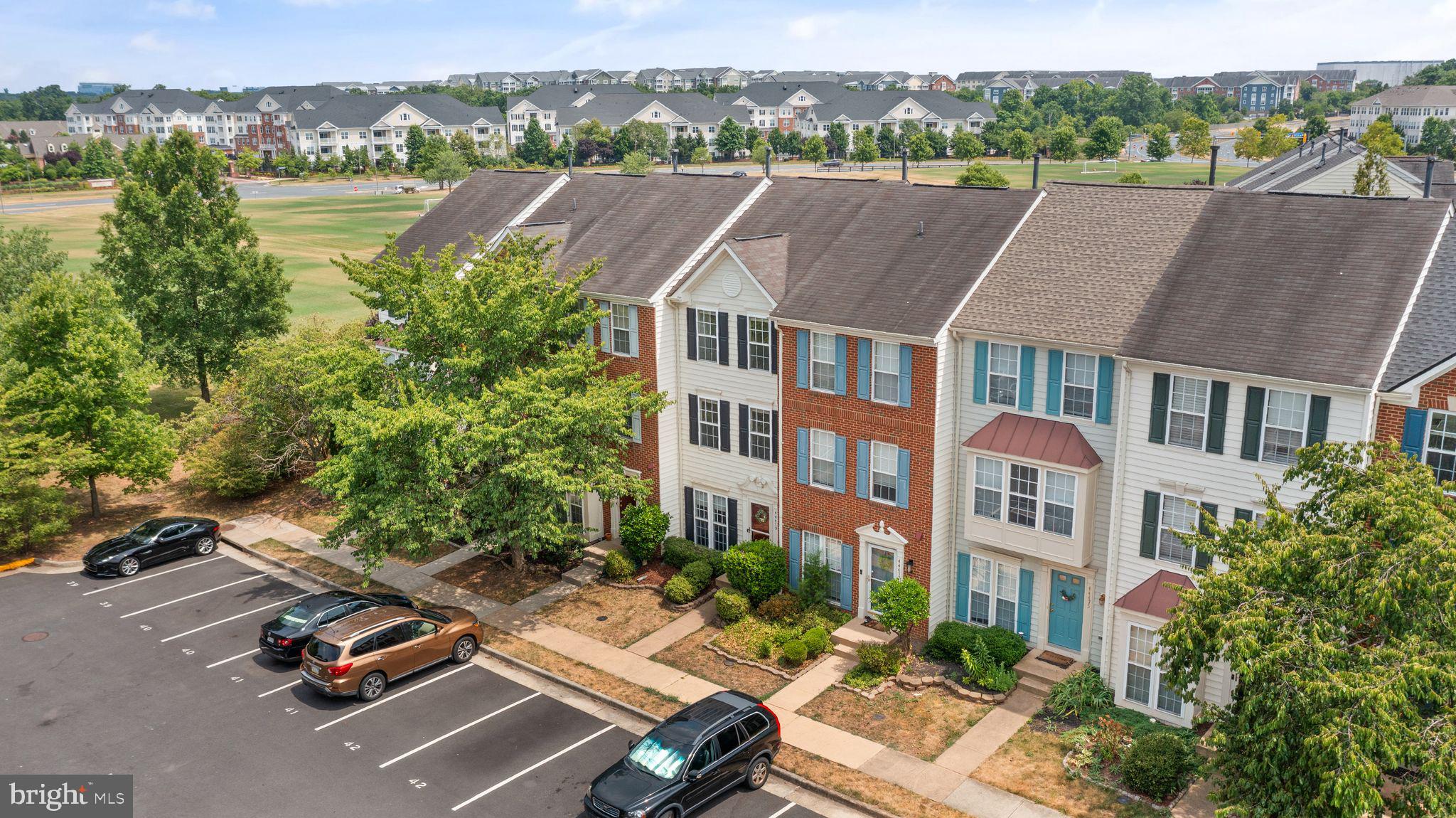 ASHBURN VILLAGE - Residential Lease