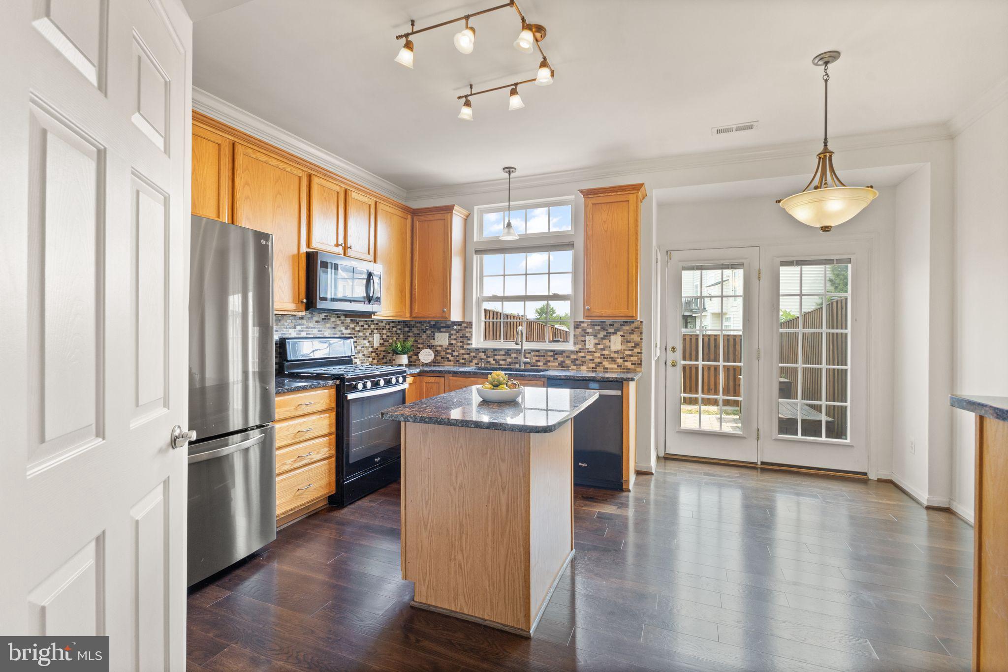 ASHBURN VILLAGE - Residential Lease