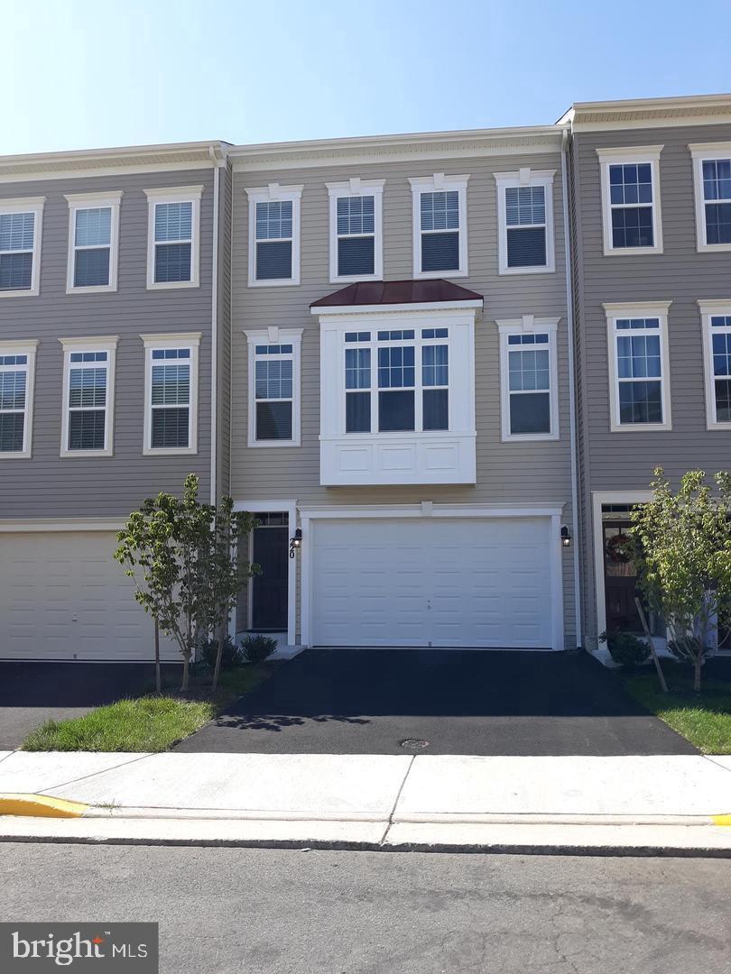 MAYFAIR - Residential Lease