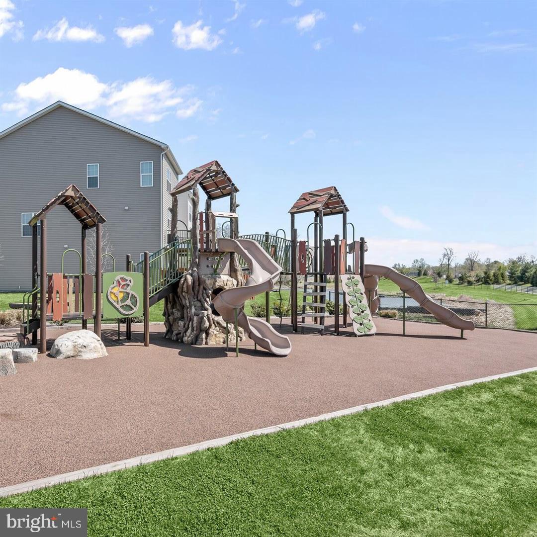 MAYFAIR - Residential Lease