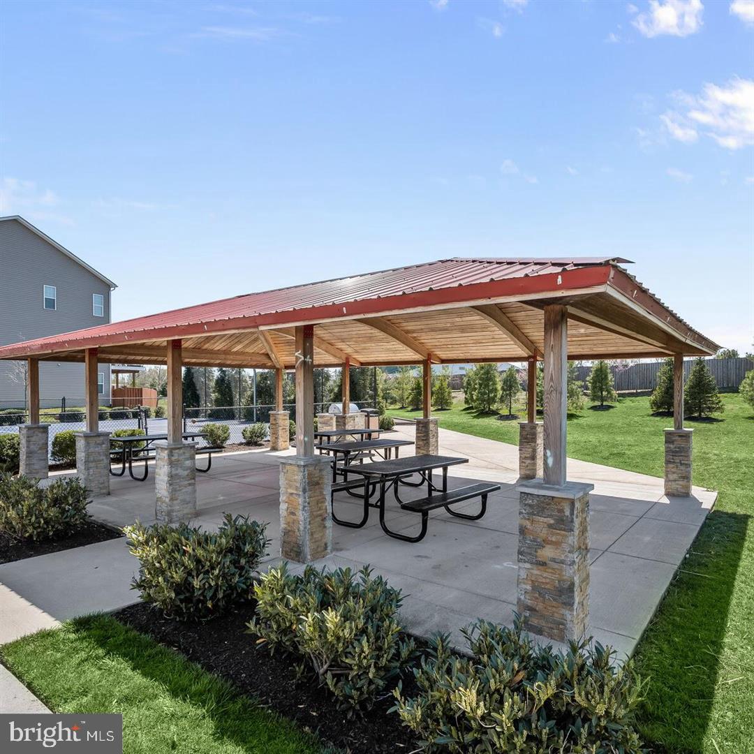 MAYFAIR - Residential Lease