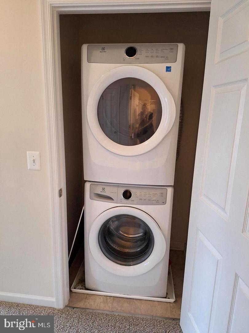 MAYFAIR - Residential Lease