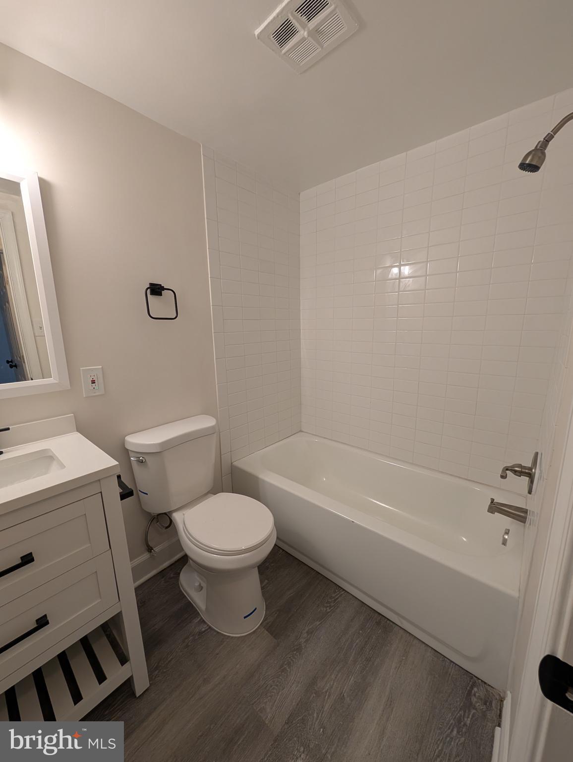 HOLLY HILL CONDOMINIUMS - Residential Lease