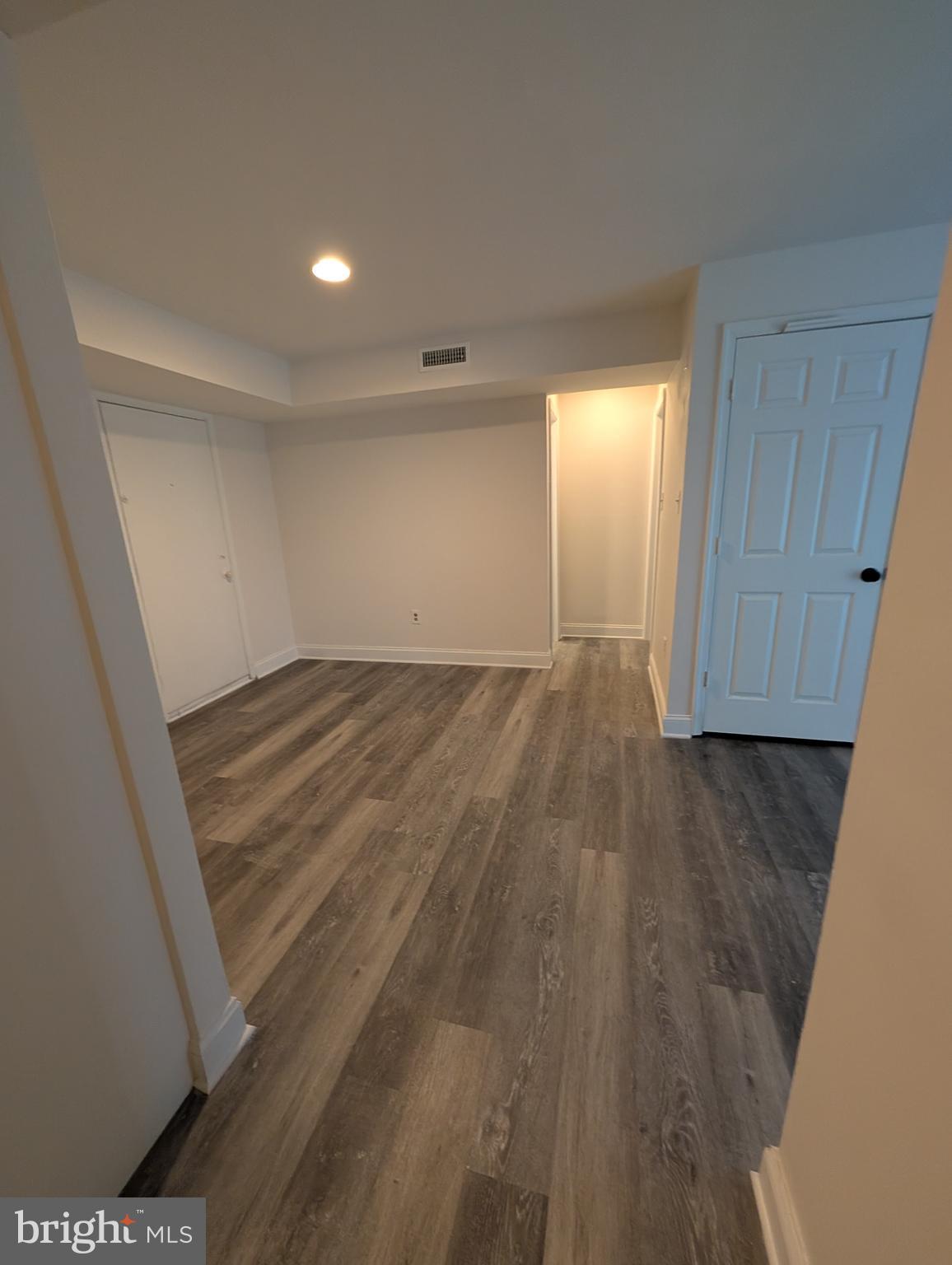 HOLLY HILL CONDOMINIUMS - Residential Lease