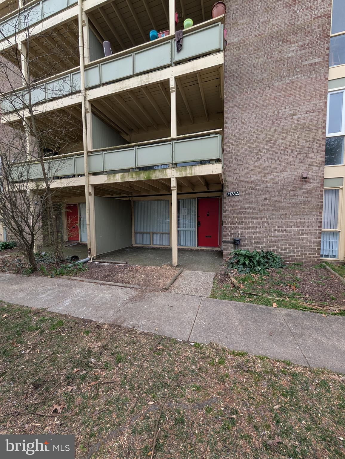 HOLLY HILL CONDOMINIUMS - Residential Lease