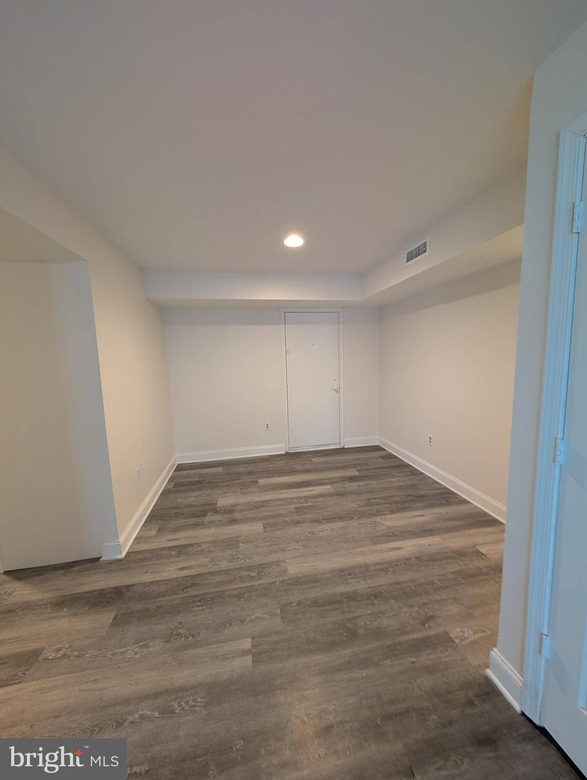 HOLLY HILL CONDOMINIUMS - Residential Lease