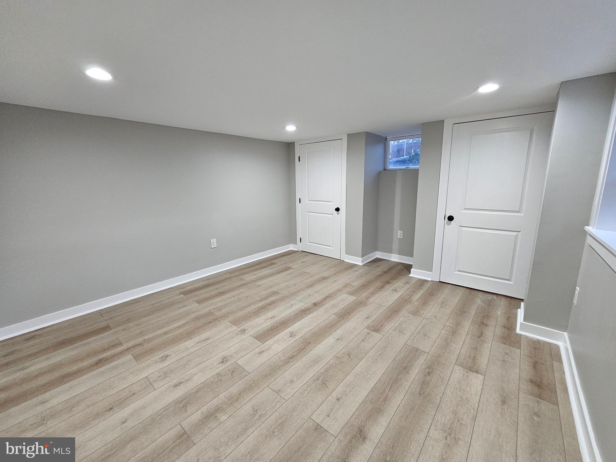 GIBSON MANOR - Residential
