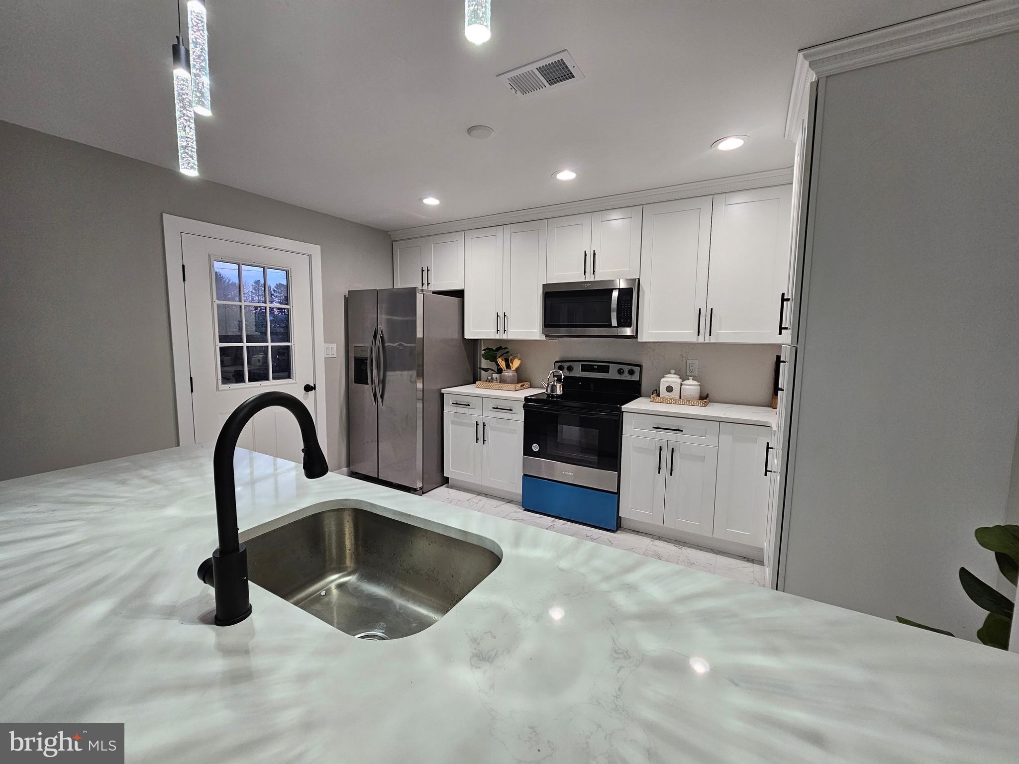 GIBSON MANOR - Residential