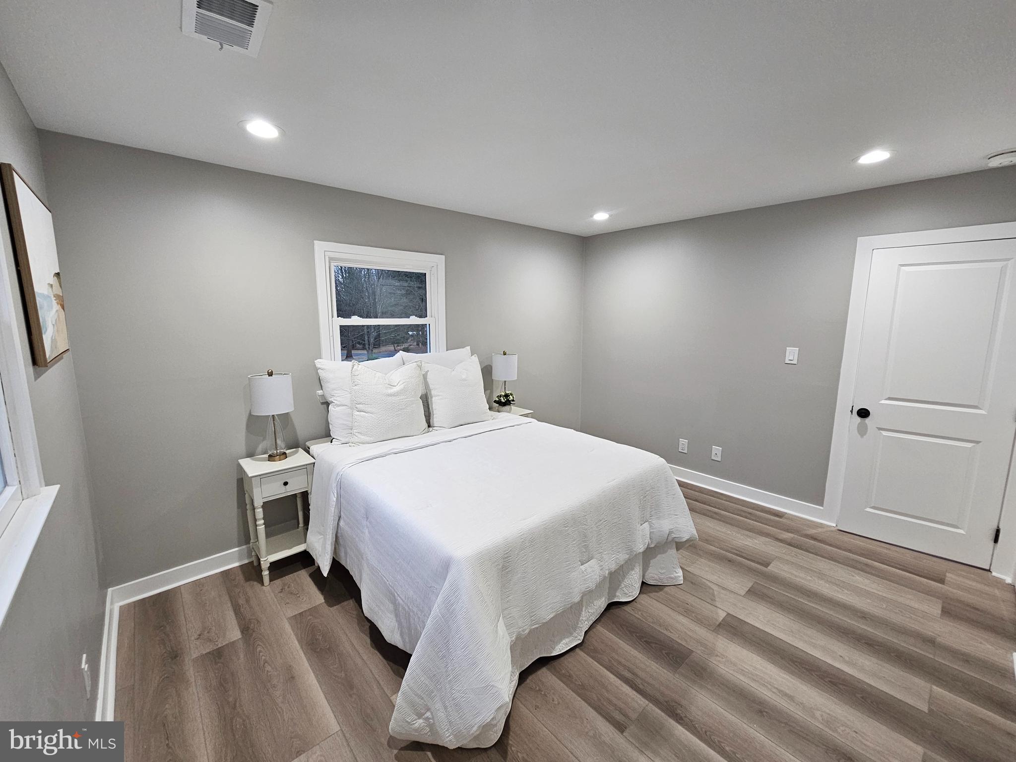 GIBSON MANOR - Residential